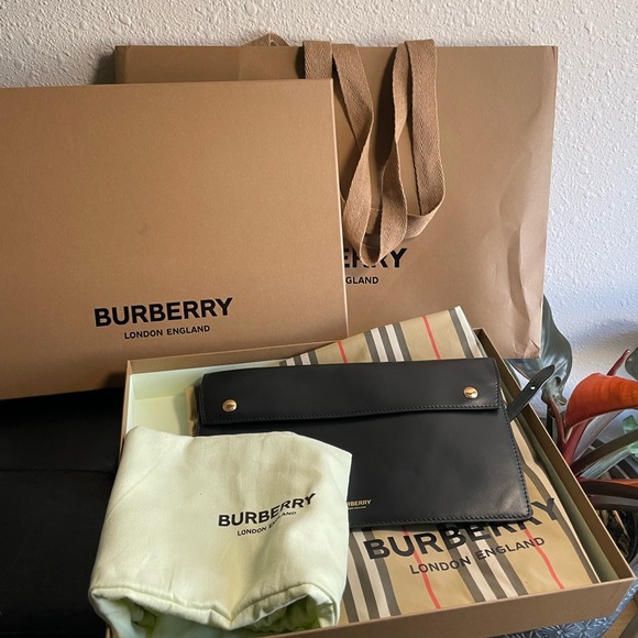 BURBERRY Icon-stripe recycled-fibre tote bag - Picture 12 of 15